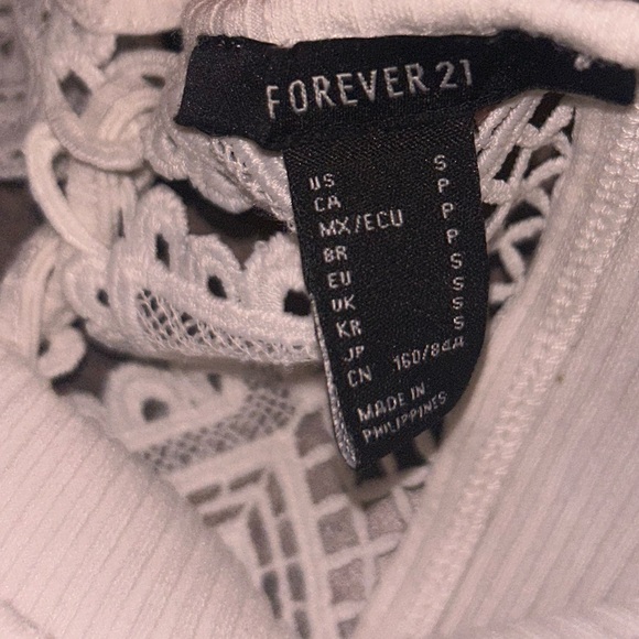 T-shirt with laced back - Picture 2 of 4